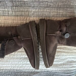 Ugg chocolate brown suede 10
